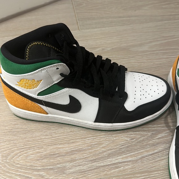 MENS AIR JORDAN - Picture 3 of 6